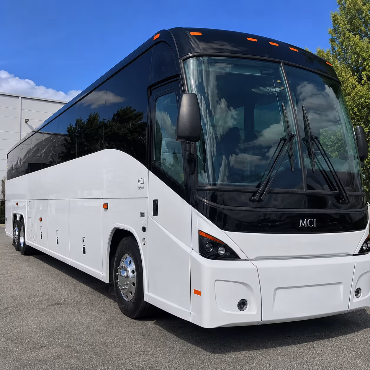 orlando international airport employee shuttles from kissimmee