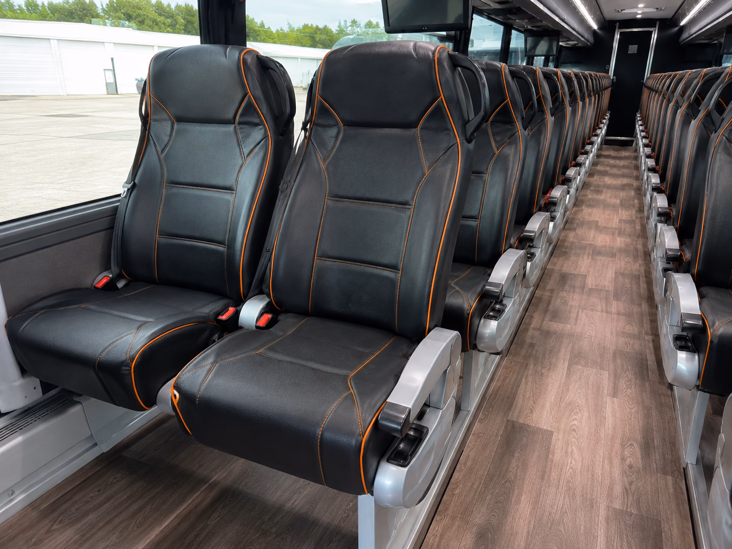 wine tour shuttle buses to lakeridge winery vineyards in clermont